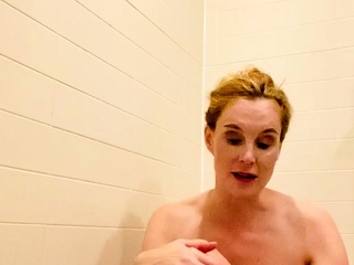 Cute amateur brunette naughty in solo jerking show on camera